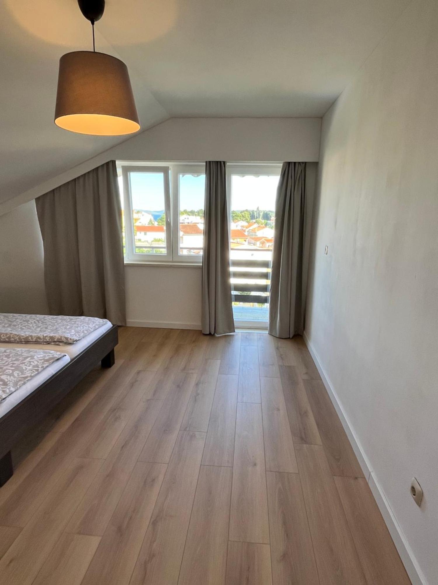 Apartments And Rooms Bozena Vodice Eksteriør billede
